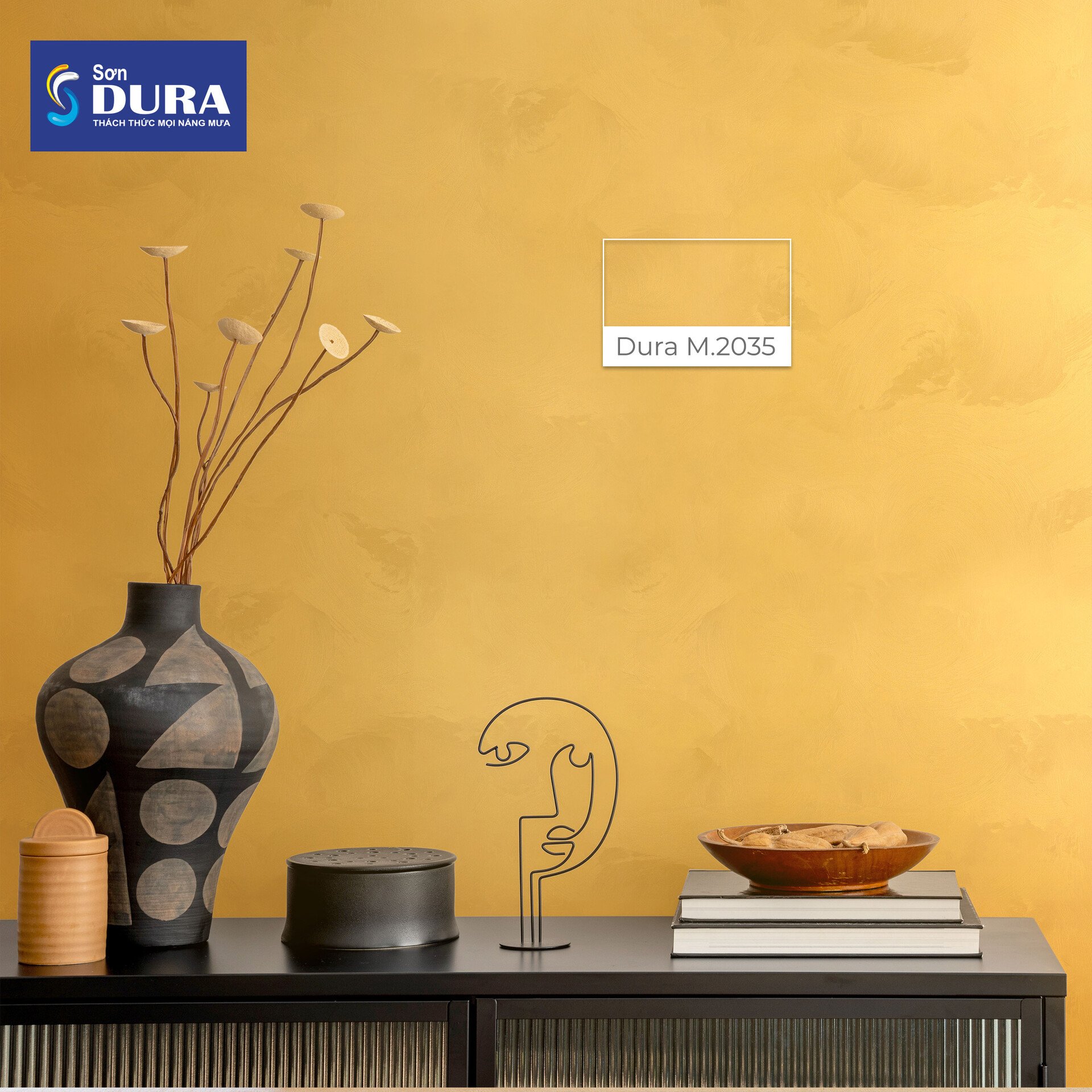 Những ai yêu thích vẻ đẹp thẩm mỹ nổi bật thì không thể bỏ qua sơn giả kim loại