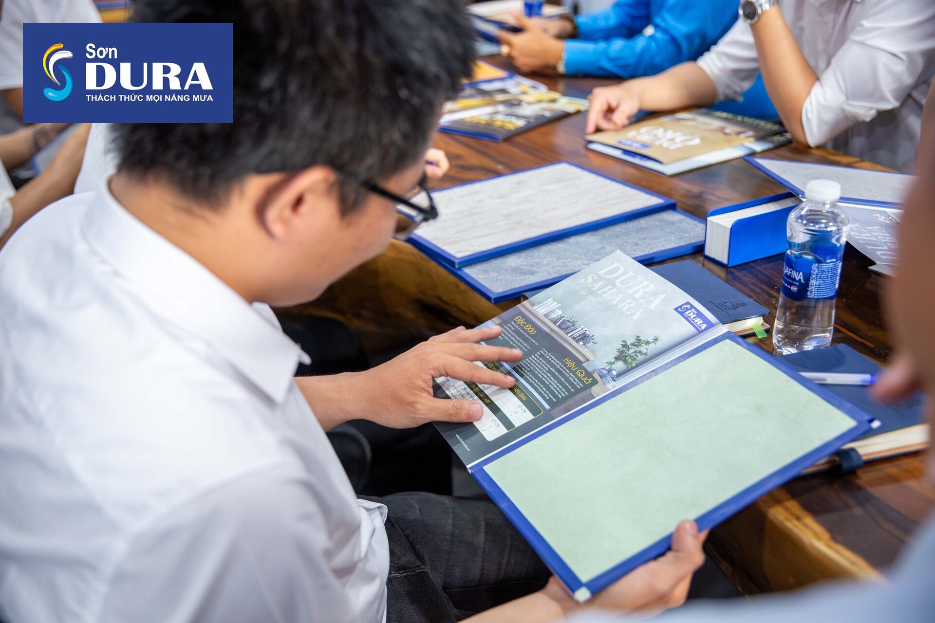 Kiến trúc sư trải nghiệm mẫu sơn hiệu ứng Itlaian Art của Dura